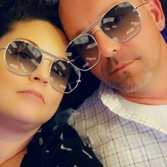 Meet your Posher, Laurie - Picture 1 of 1